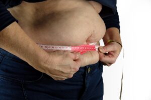 尿もれと女性の40代、ぽっこりお腹の関係とは？