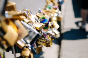 フェムケアに最適なオイルはどれ使う？